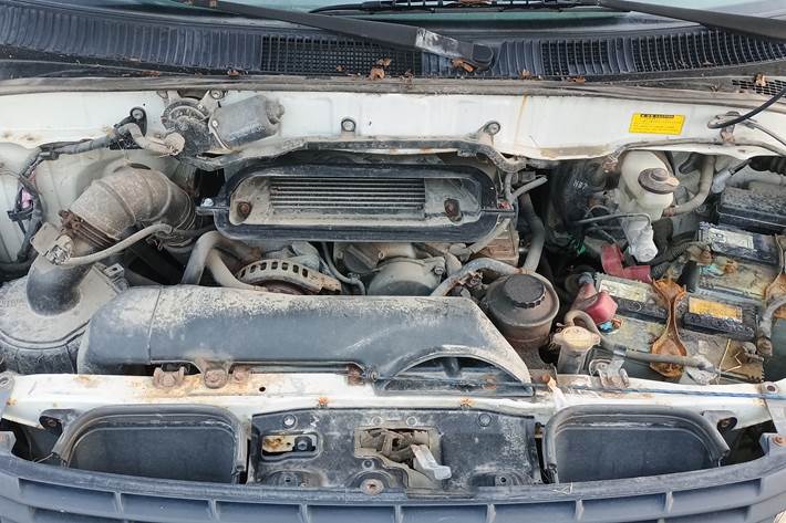 Hvid Toyota HiAce fra 2007