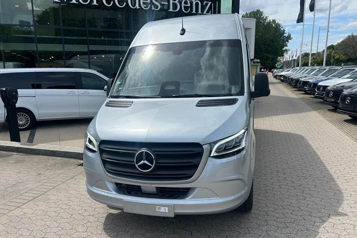 Sølv Mercedes Sprinter 317 fra 2024