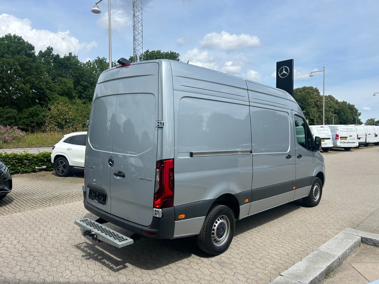 Sølv Mercedes Sprinter 317 fra 2024