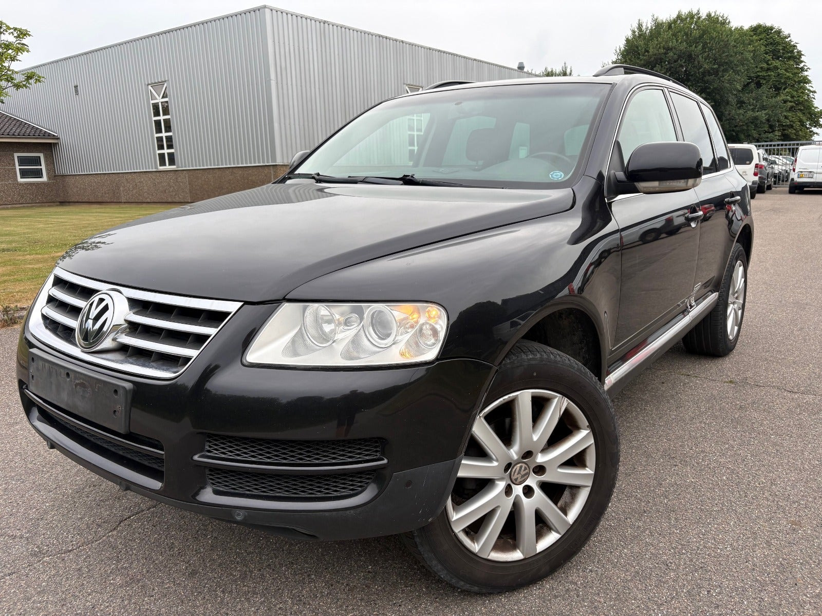 Gul VW Touareg fra 2006