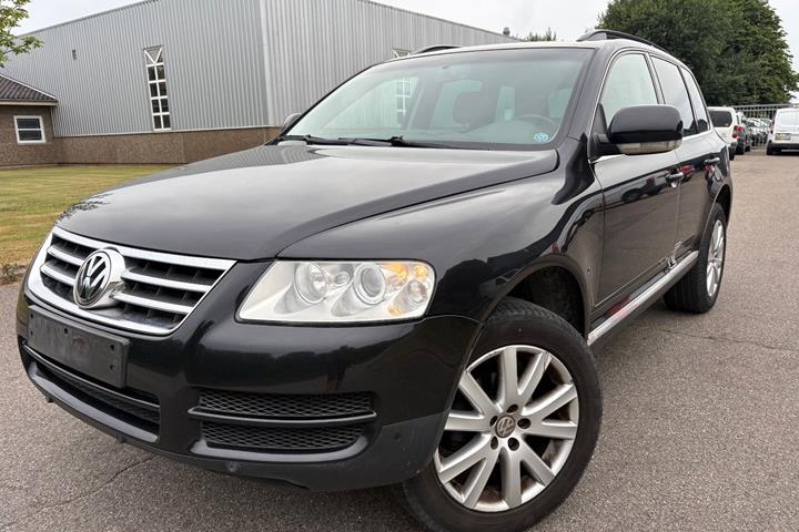 Gul VW Touareg fra 2006