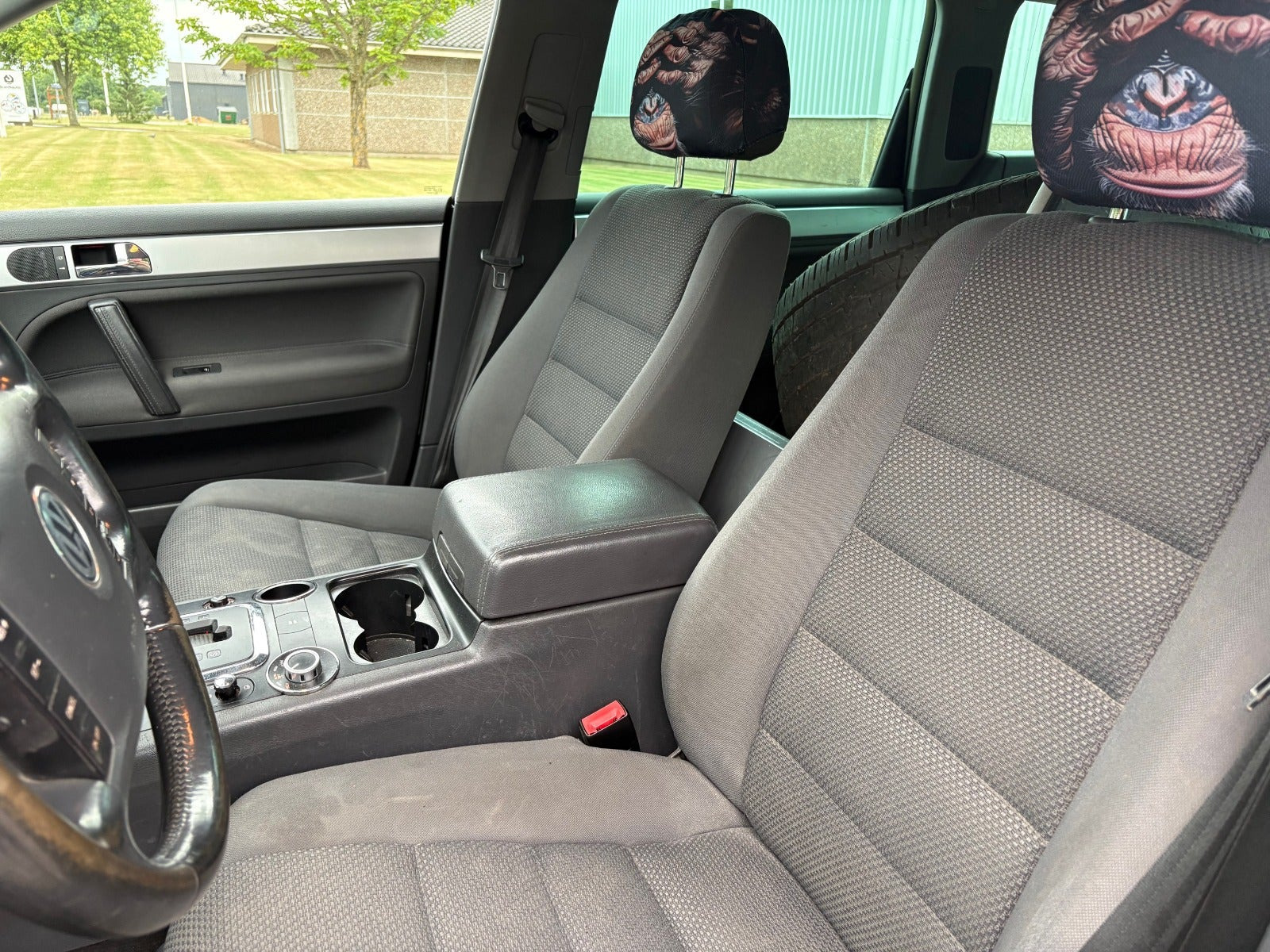 Gul VW Touareg fra 2006