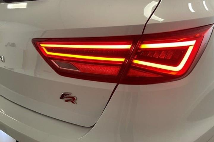Hvid Seat Leon fra 2020