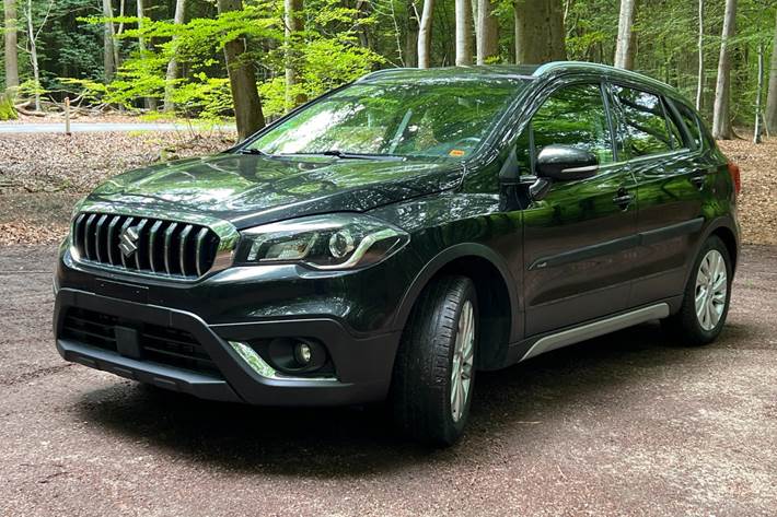Sort Suzuki S-Cross fra 2019 set udefra