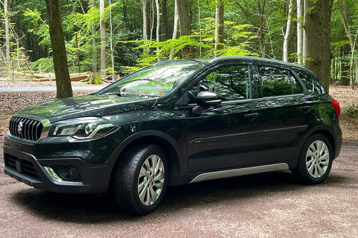 Sort Suzuki S-Cross fra 2019