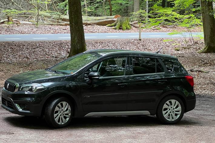 Sort Suzuki S-Cross fra 2019
