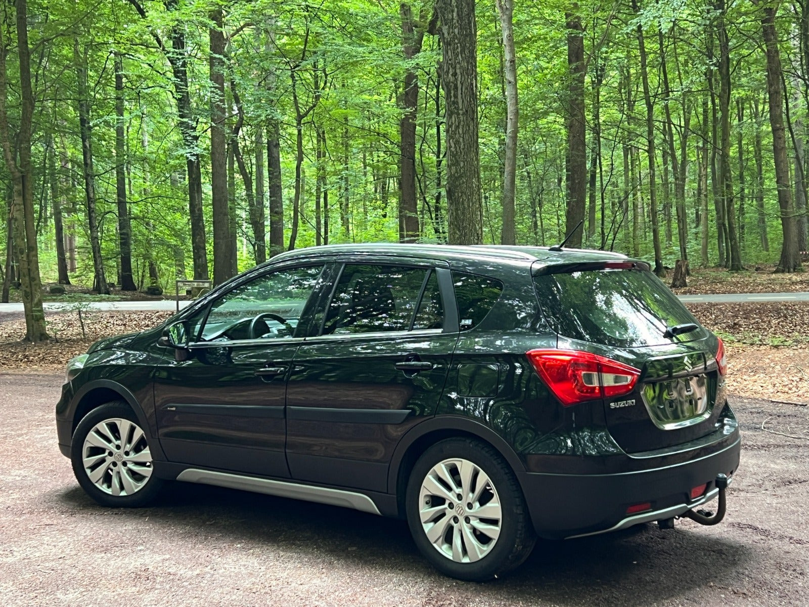 Sort Suzuki S-Cross fra 2019