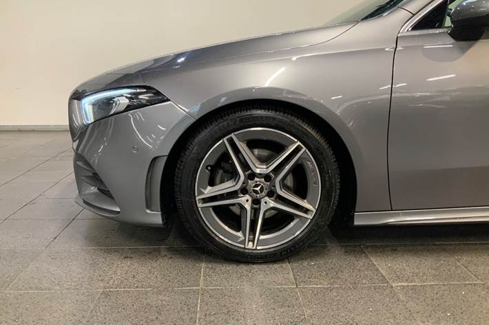 Grå Mercedes A200 fra 2020