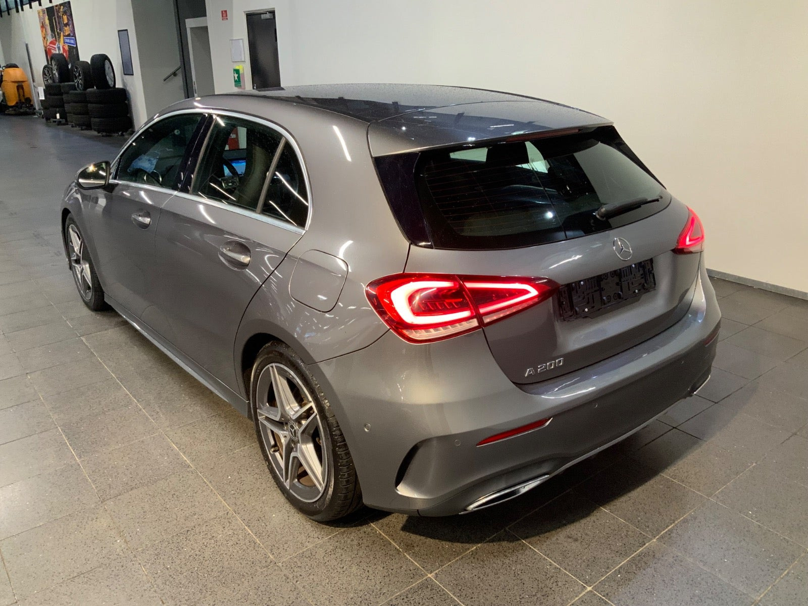 Grå Mercedes A200 fra 2020