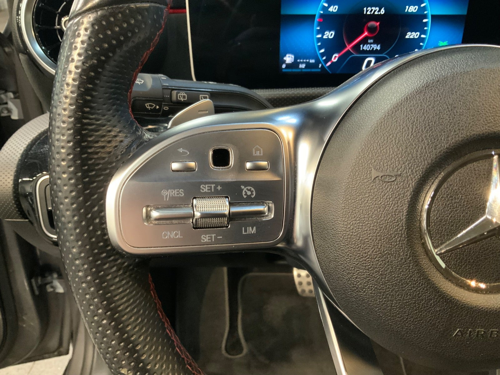 Grå Mercedes A200 fra 2020