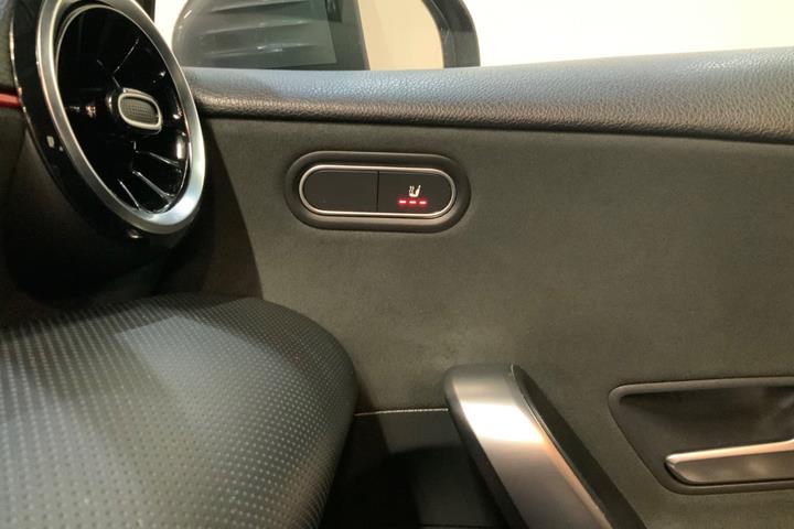 Grå Mercedes A200 fra 2020