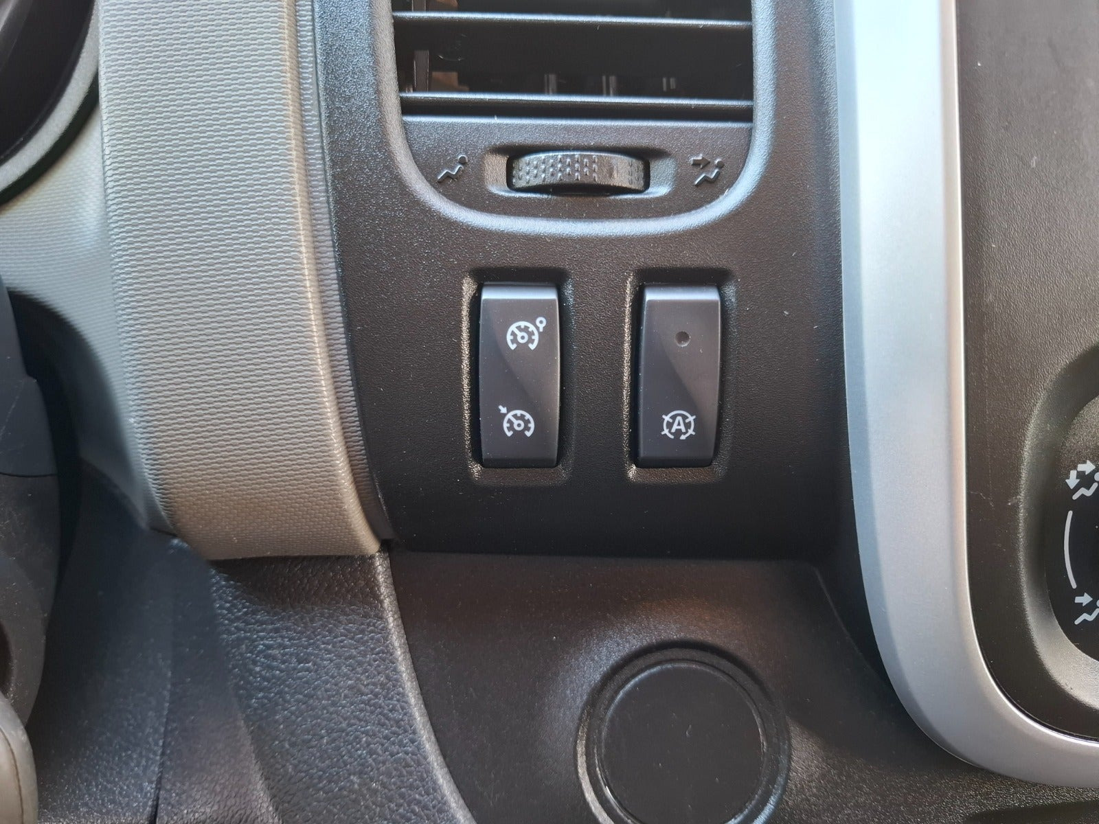 Hvid Renault Trafic T29 fra 2018