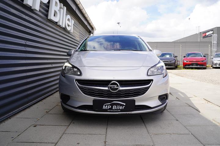 Sølv Opel Corsa fra 2018