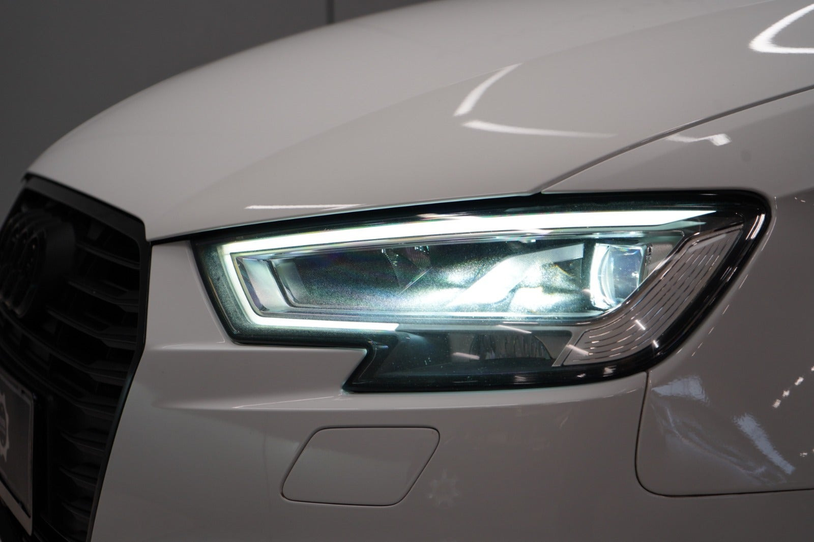 Hvid Audi A3 fra 2017