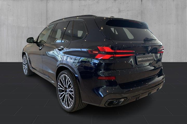 Sort BMW X5 fra 2025
