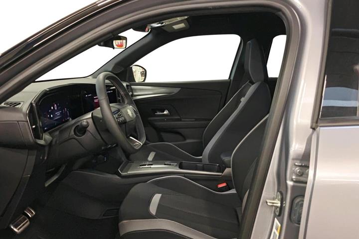 Grå Opel Mokka-e fra 2025