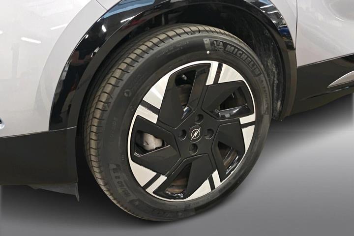 Grå Opel Mokka-e fra 2025