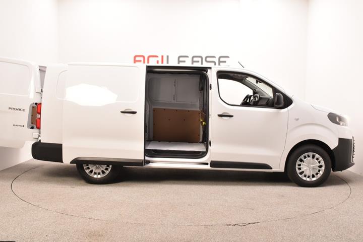 Hvid Toyota ProAce fra 2025