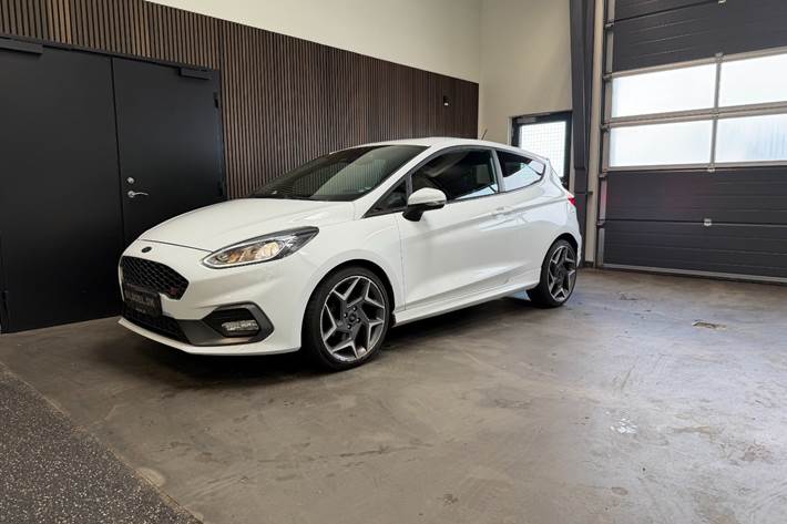 Hvid Ford Fiesta fra 2019