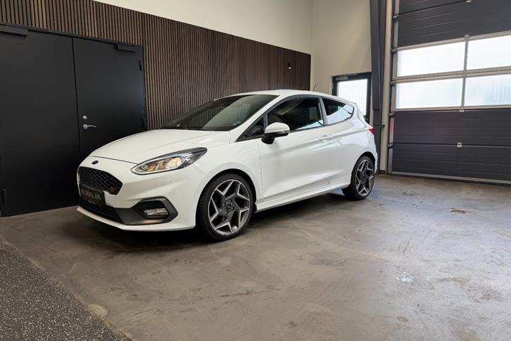 Hvid Ford Fiesta fra 2019