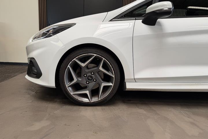 Hvid Ford Fiesta fra 2019