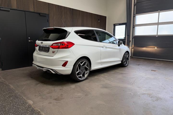 Hvid Ford Fiesta fra 2019