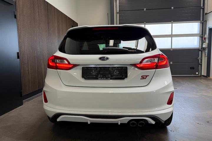 Hvid Ford Fiesta fra 2019
