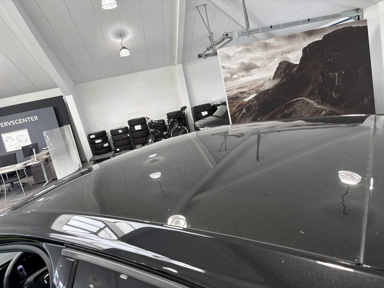 Sort Volvo C40 fra 2023