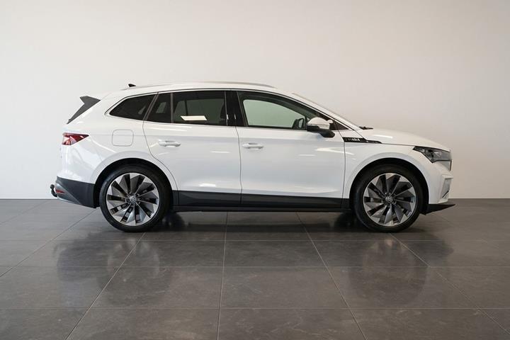 Hvid Skoda Enyaq fra 2021
