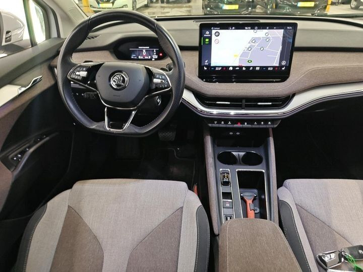 Hvid Skoda Enyaq fra 2021