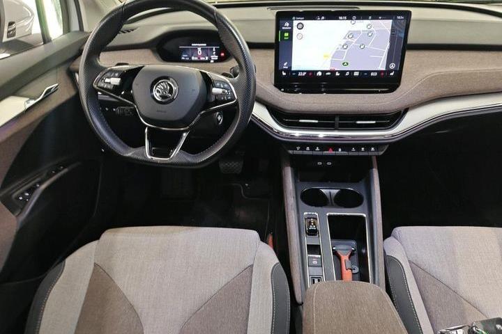 Hvid Skoda Enyaq fra 2021