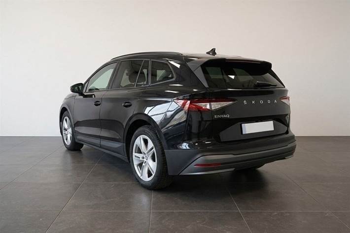 Sort Skoda Enyaq fra 2023