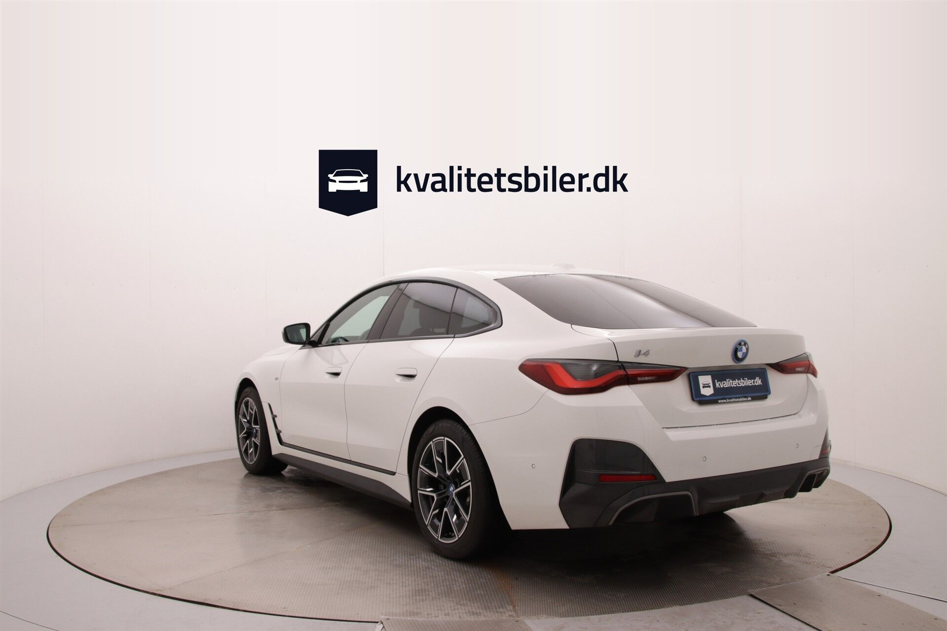 Hvid BMW i4 fra 2024