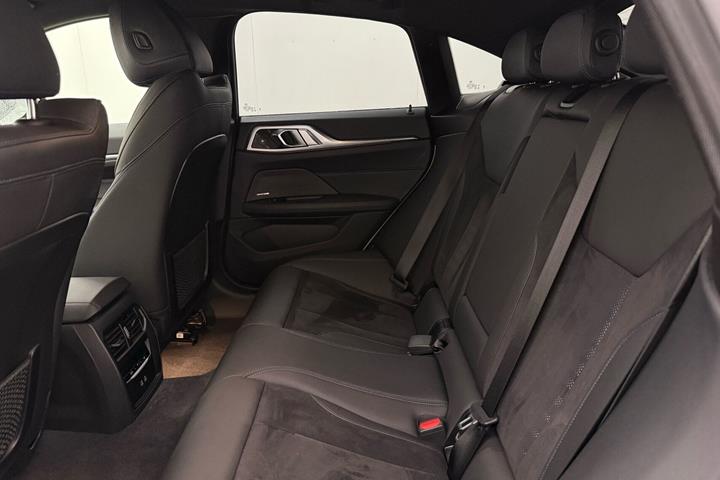 Hvid BMW i4 fra 2024
