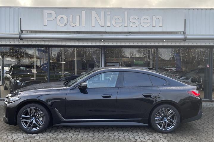 Sort BMW i4 fra 2023