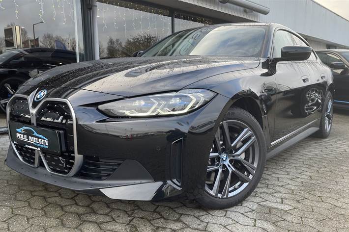 Sort BMW i4 fra 2023