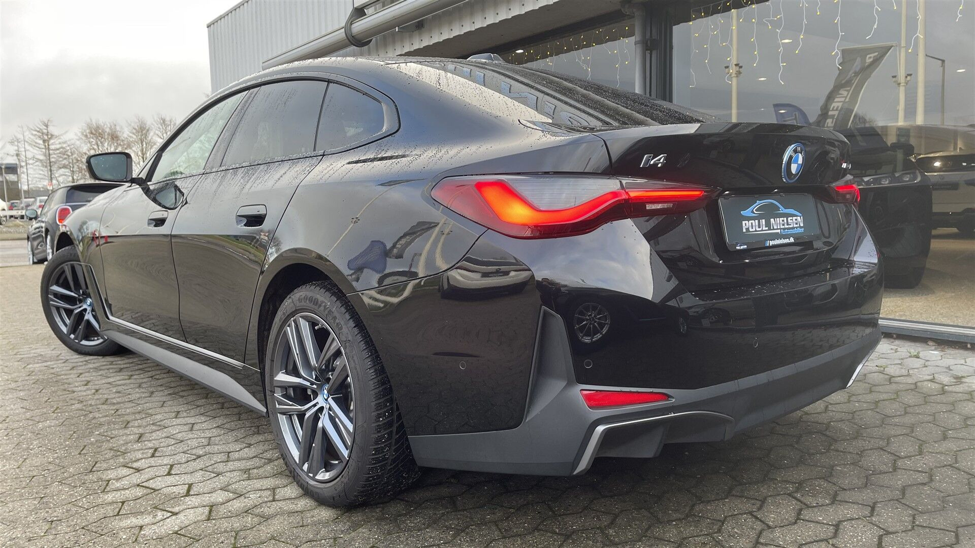 Sort BMW i4 fra 2023