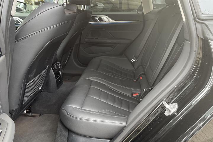 Sort BMW i4 fra 2023