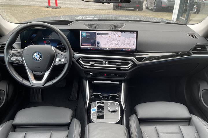Sort BMW i4 fra 2023