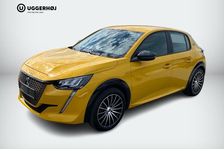 Gul Peugeot e-208 fra 2022 set udefra