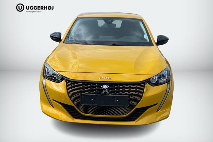 Gul Peugeot e-208 fra 2022