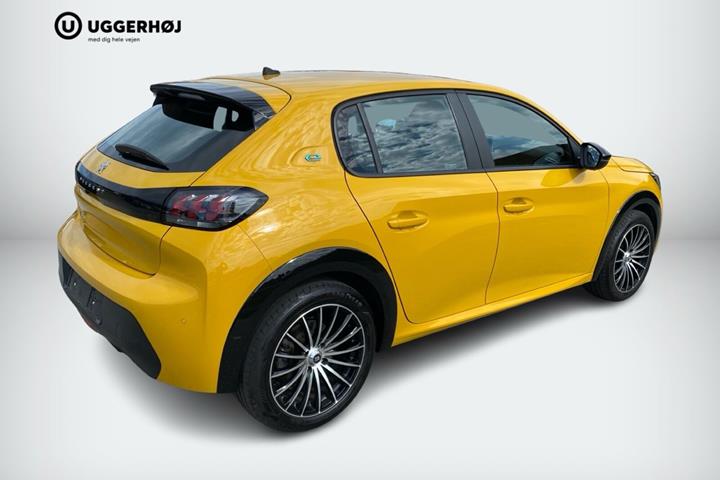 Gul Peugeot e-208 fra 2022