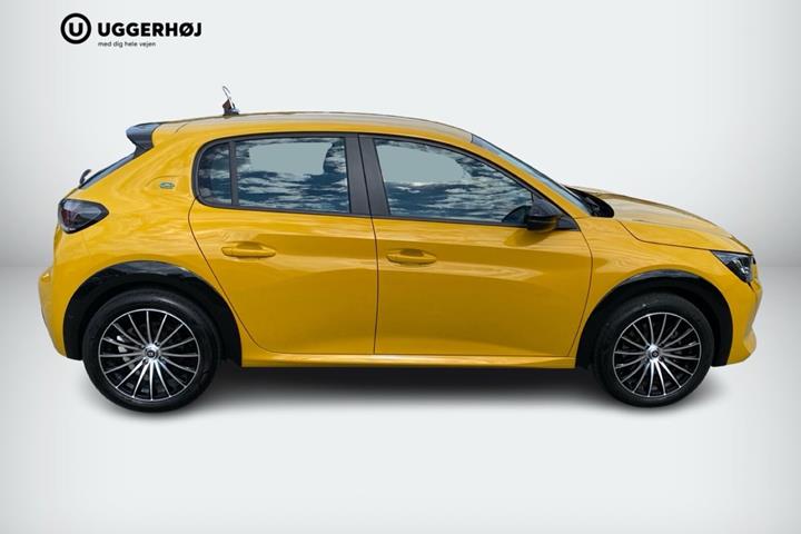 Gul Peugeot e-208 fra 2022
