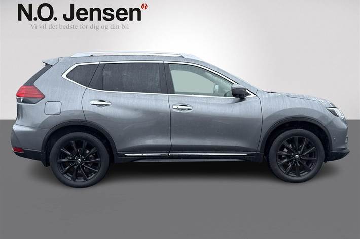 Sort Nissan X-Trail fra 2021