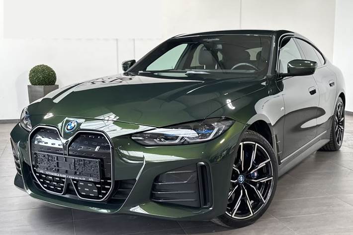 Grøn BMW i4 fra 2023