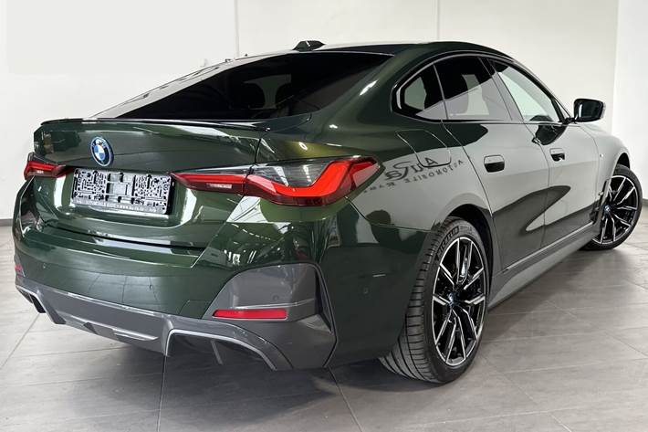 Grøn BMW i4 fra 2023