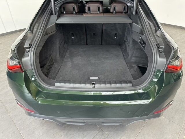 Grøn BMW i4 fra 2023