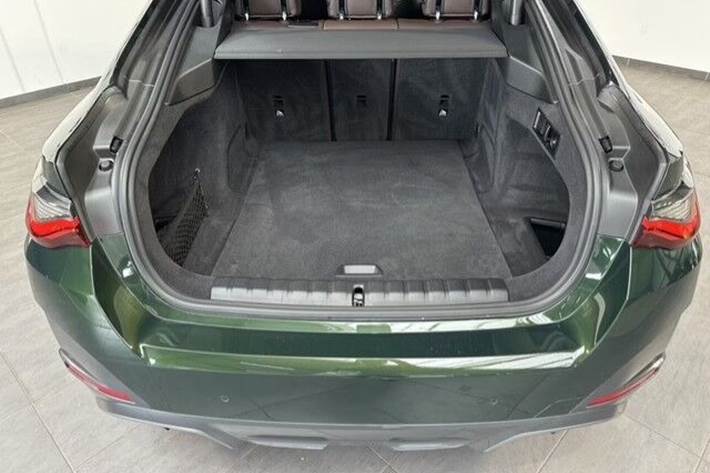 Grøn BMW i4 fra 2023