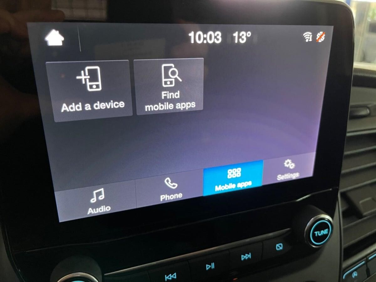 Hvid Ford Transit Custom fra 2023