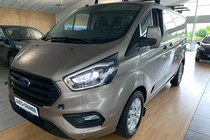 Grå Ford Transit Custom fra 2018 set udefra